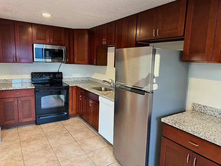13411 Roosevelt Way N #301 — Photo 7