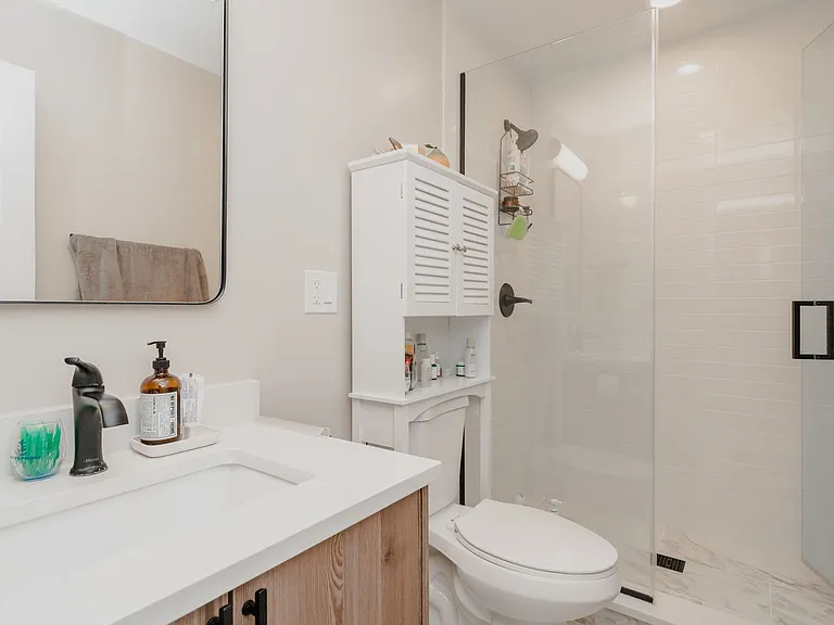1447 W. Superior St. — Photo 15