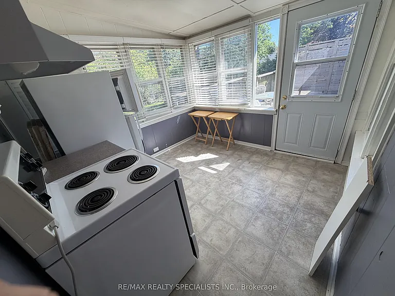 1190 Clarkson Rd N — Photo 8