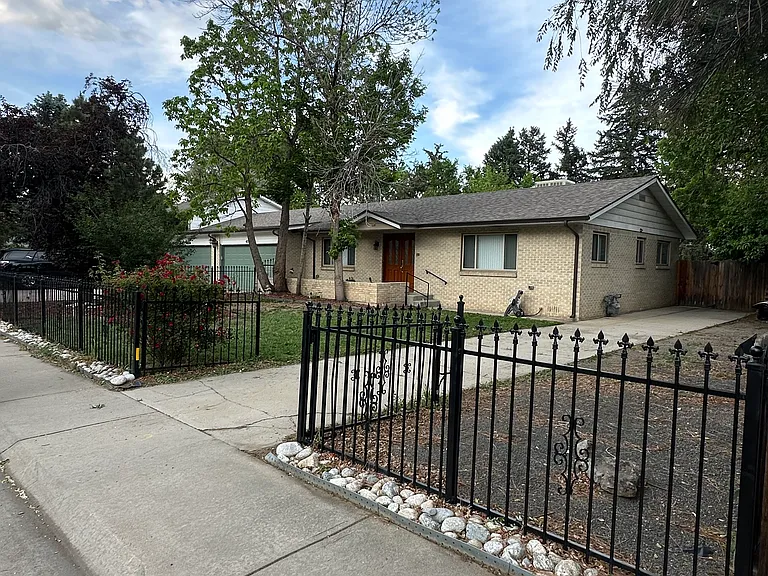 4520 Holland St — Photo 1