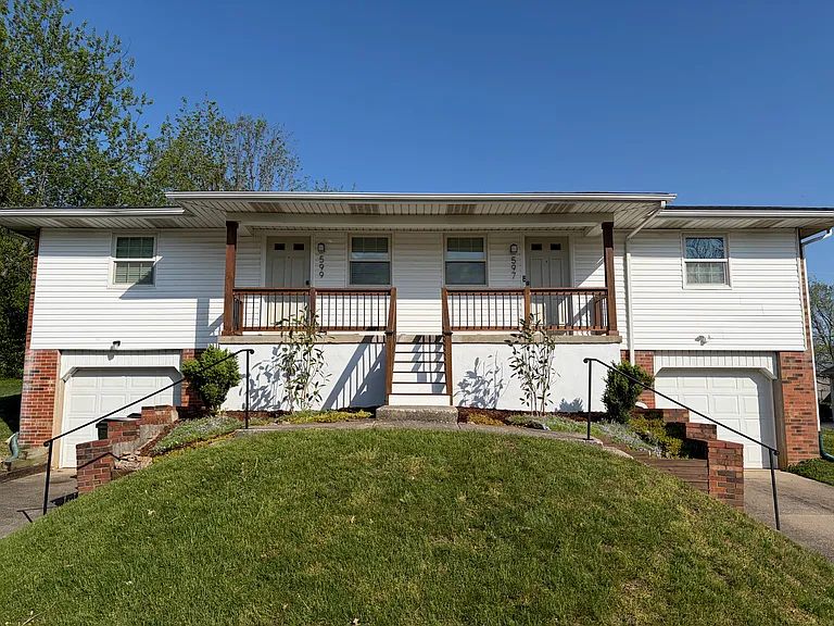 599 Buckingham Ln — Photo 29