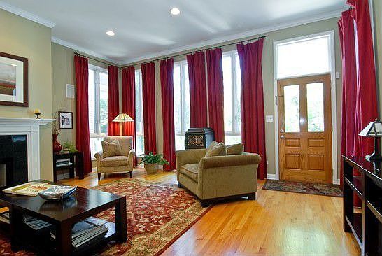 1st image of 3927 N Ravenswood Ave