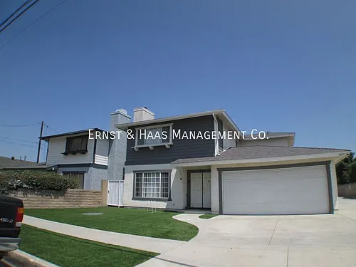 8623 E Cedar St Photo 1
