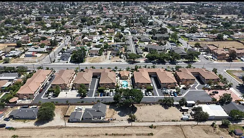 8471 Laurel Ave Photo 1