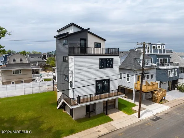 30 Seadrift Avenue, Highlands, NJ 07732