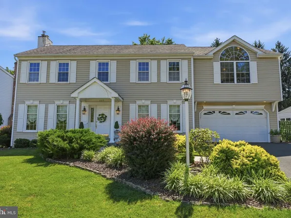 207 Forrest Dr, Holland, PA 18966