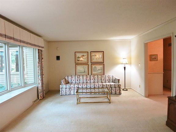 5th image of 3527 Canterbury Dr