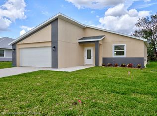 121 Grape Rd NW, Lake Placid, FL 33852