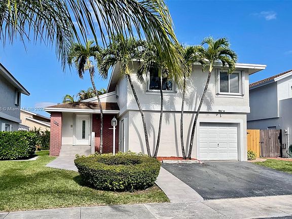 5th image of 922 NW 106th Avenue Cir