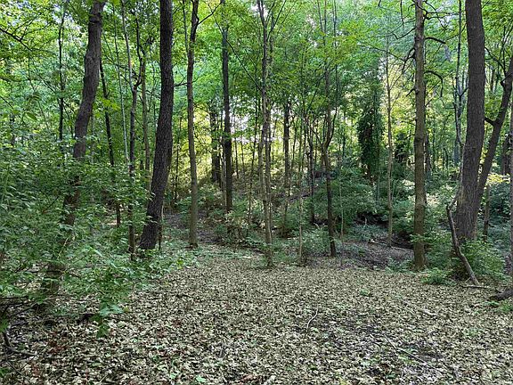 2nd image of 1200 S Rd