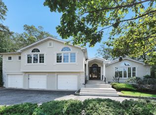 29 Lynn Dr, Englewood Cliffs, NJ 07632