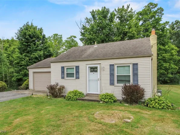 3138 Diana Dr, Canfield, OH 44406