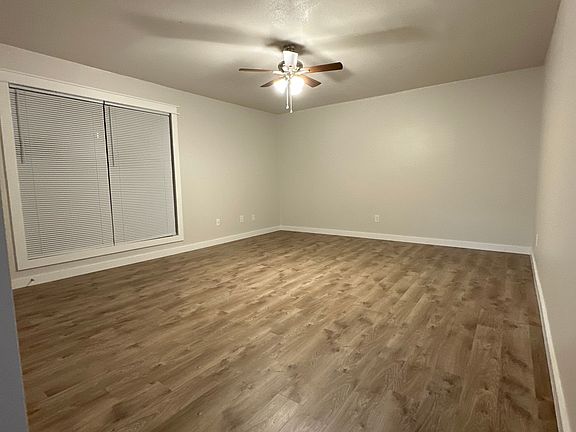 4th image of 303 E Calhoun St #11