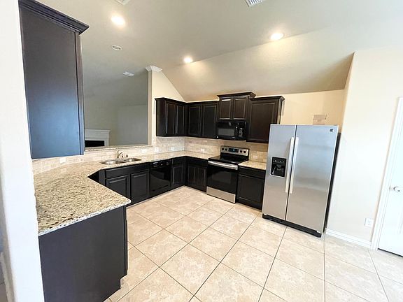 2nd image of 5805 Valley Haven Way