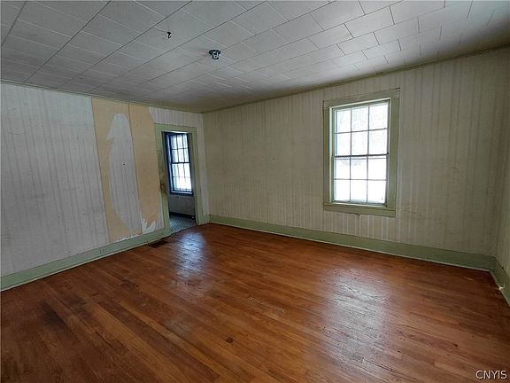 5th image of 8114 Salt Springs Rd