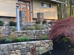 39 Prospect St, Sherborn, MA 01770