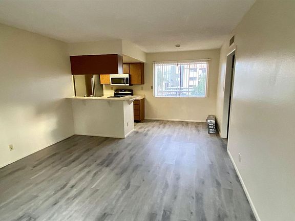 4th image of 1111 E University Dr