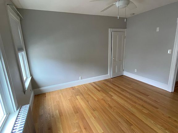 5th image of 33 Albertina St #1