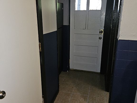 3rd image of 105 Pennsylvania Ave #6