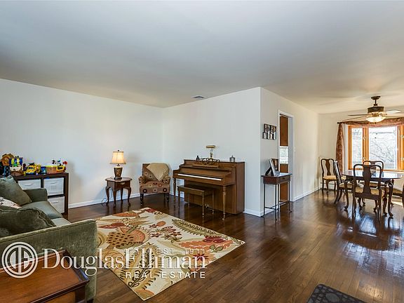 4th image of 82 Joseph St