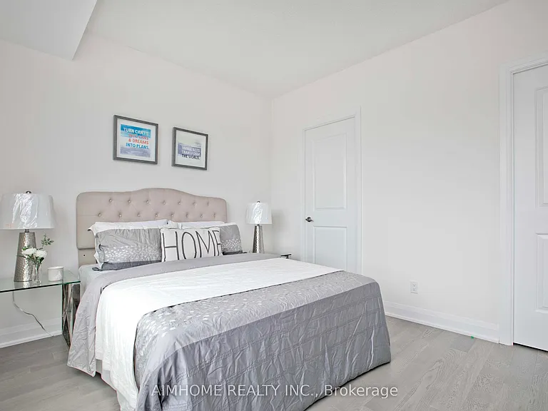 26 Churchill Ave #Townhouse 120 — Photo 22