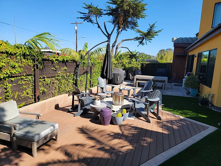 Lots of room for seating and entertaining