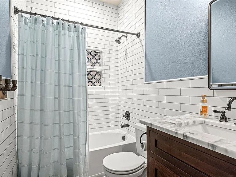 2710 Golden Creek Ln — Photo 4