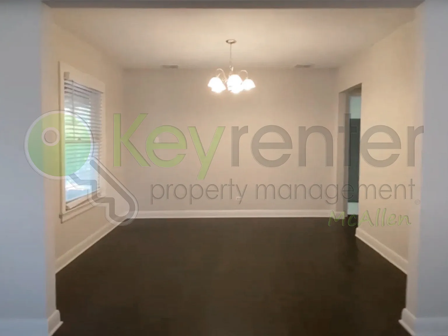 Charming 3 bedroom 2 bath home + Detached Studio — Photo 2