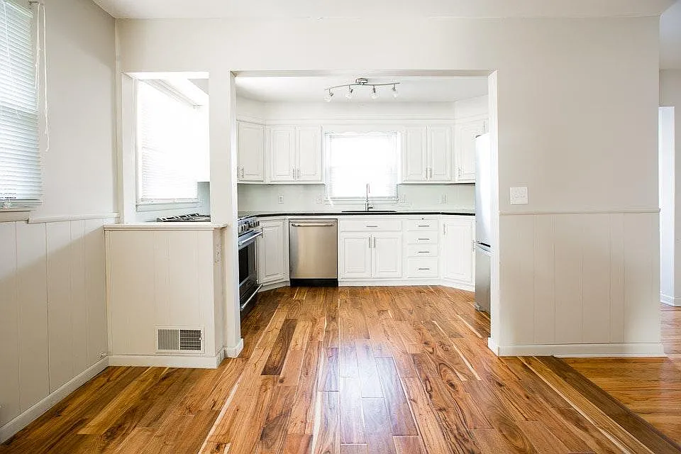 8515 California Street — Photo 3