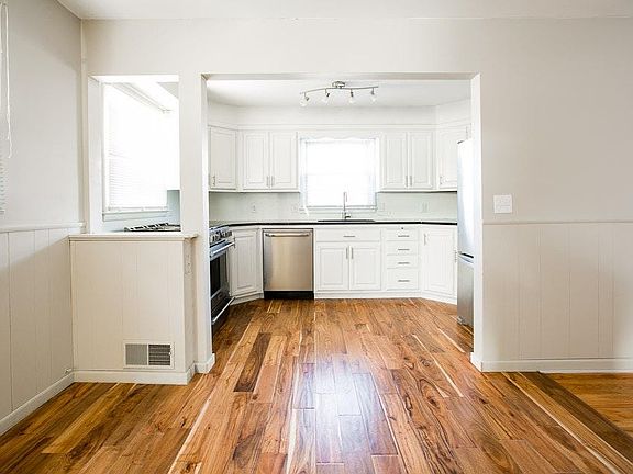3rd image of 8515 California St