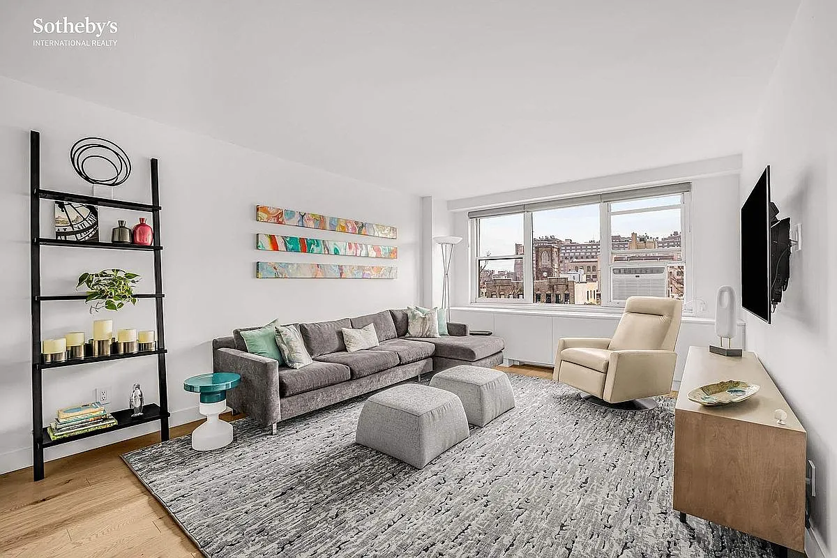 360 W 22nd St #8PR photo 1