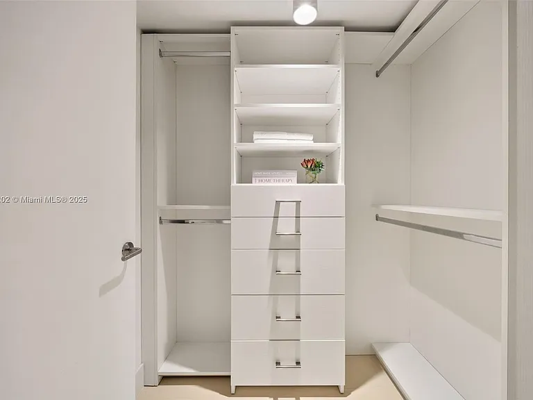 6620 Indian Creek Dr #713 — Photo 18