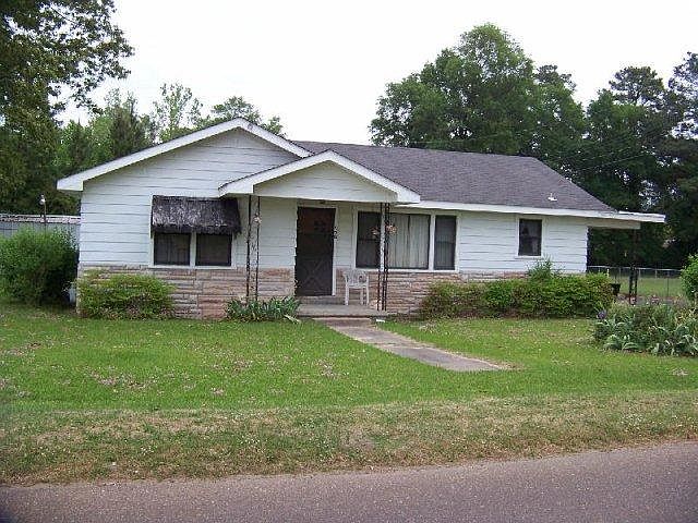 1st image of 900 Abernathy St