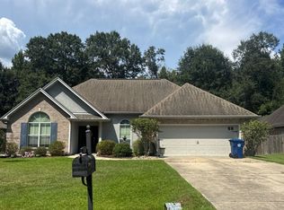 210 Autumn Woods Dr, Covington, LA 70433