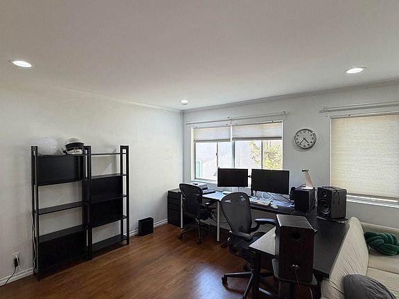 3rd image of 1015 N Kings Rd APT 309