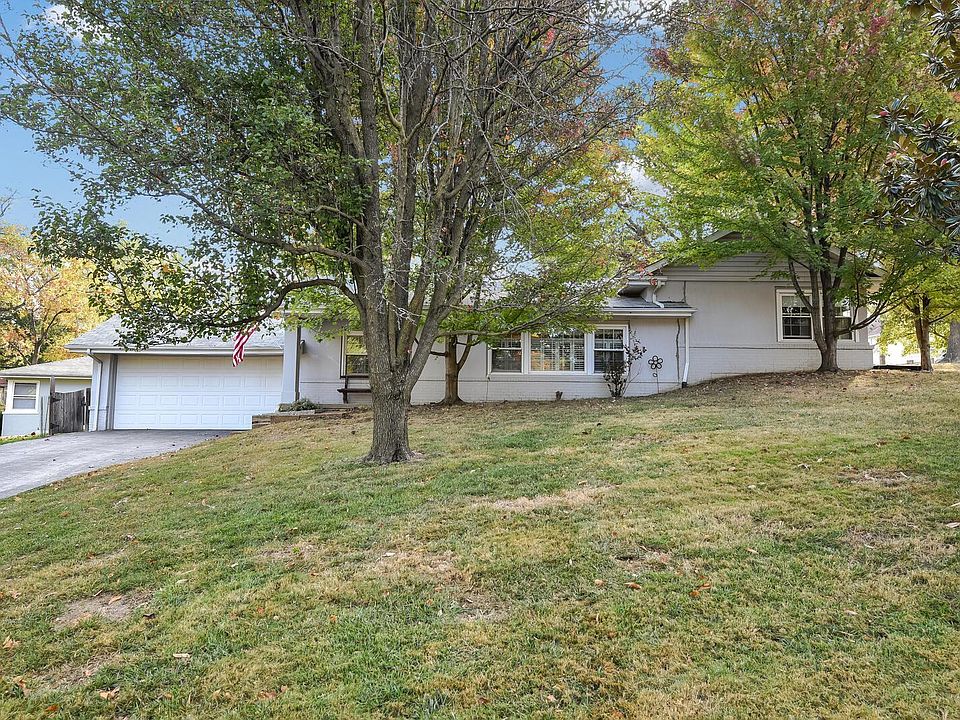 1st image of 611 Warrenton Dr