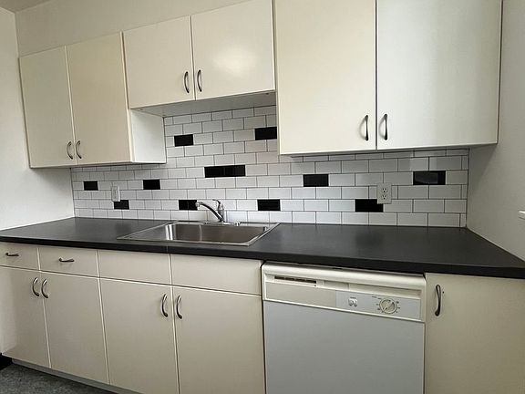 3rd image of 622-632 Snelling Ave S #632-2