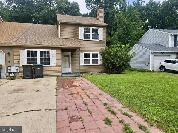 30 Lanford Rd, New Castle, DE 19720