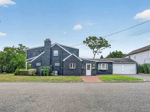 60 Lake Shore Drive, Patchogue, NY 11772