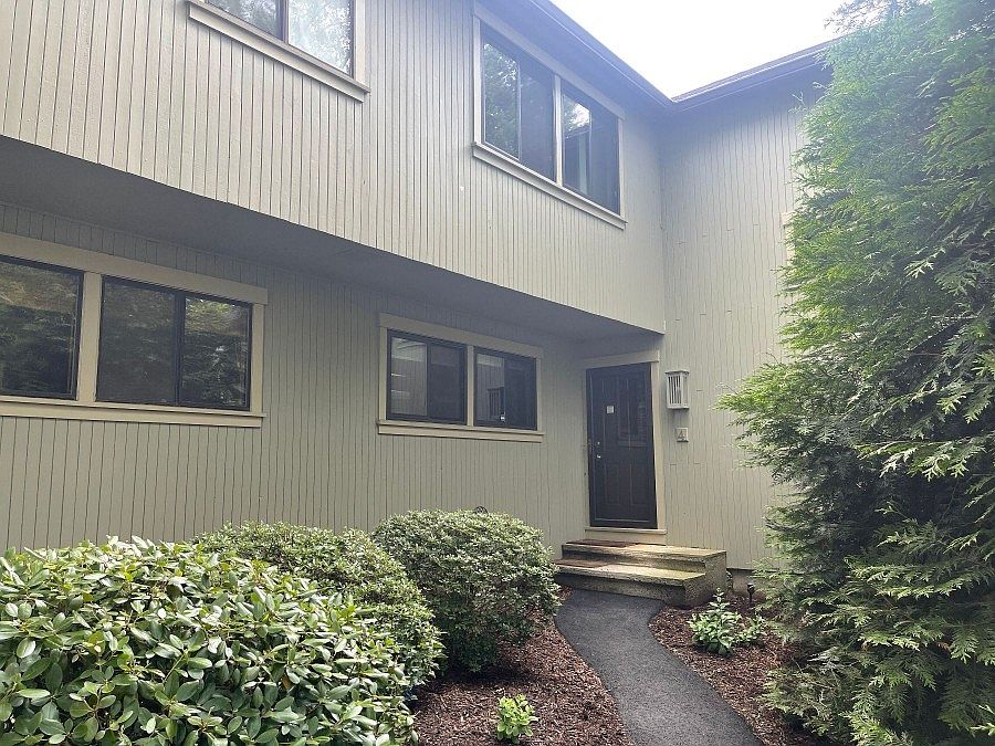 2nd image of 4 Beechwood Ct #127