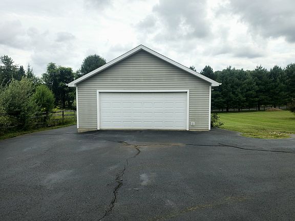 3rd image of 7481 Terri Ln