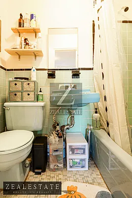 Rented by ZealEstate Group Inc | media 9