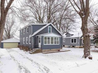 2201 44th St, Moline, IL 61265