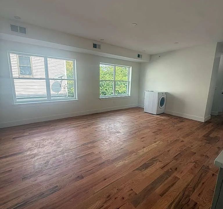 1st image of 157-159 Roseville Ave #4