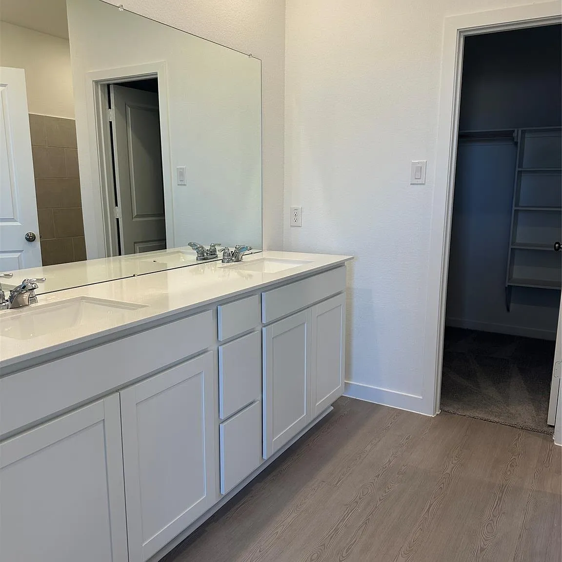 4 bed, 2.0 bath, 2060 sqft, $2,800 — Photo 3