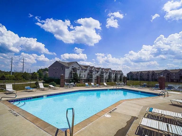 Dupont Lakes Apartments — Photo 21