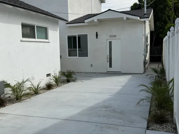 12230 Crewe St, North Hollywood, CA 91605