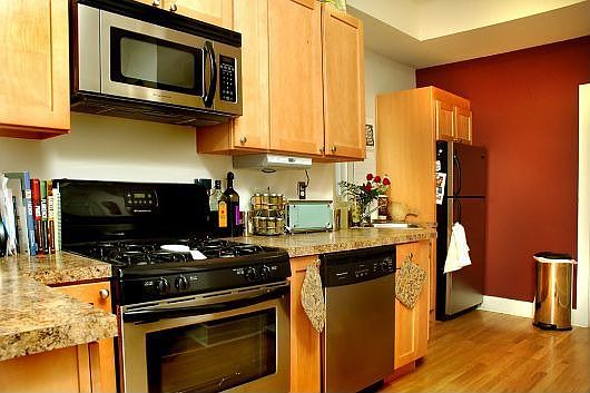 Eat in kitchen