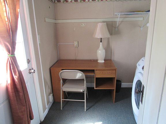 3rd image of 629 1/2 Platt St