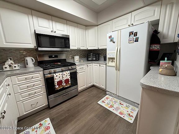 4th image of 340 Lofts Dr #C-2